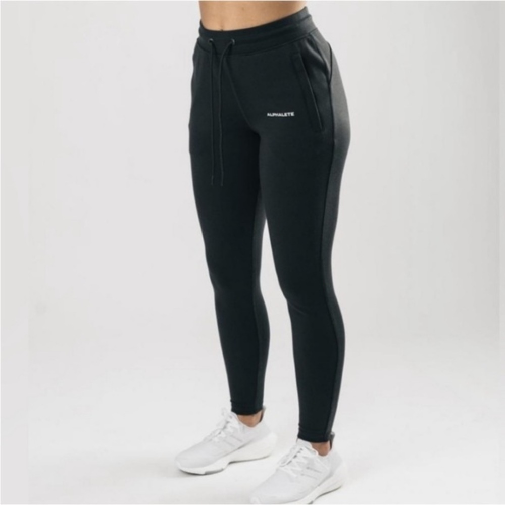 NEW ALPHALETE Essential Core Jogger Grey/Concrete Size M